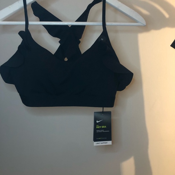 BRAND NEW (tag attached) Nike Indy Feature Femme Ruffle Bra, Black - Picture 3 of 6